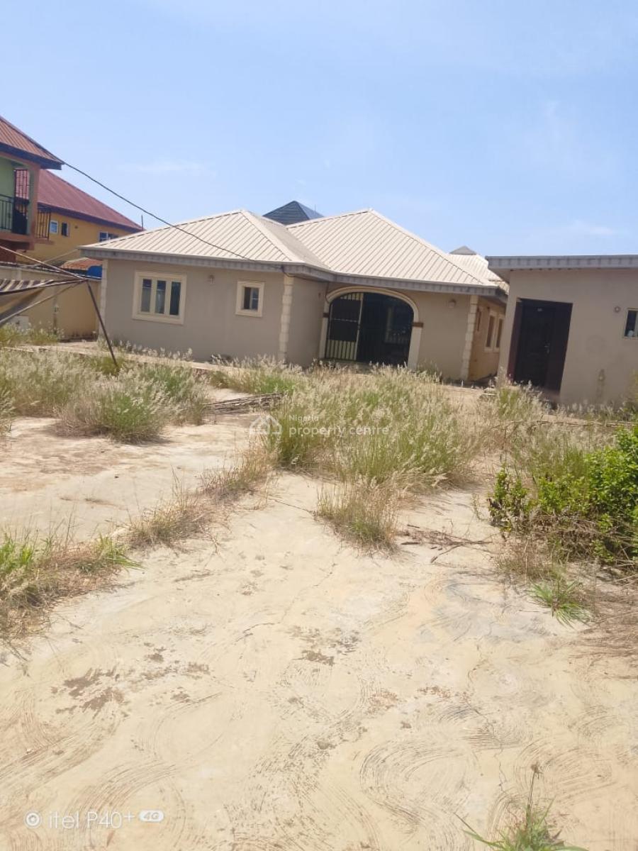 3bedroom Bungalow, Sunshine Estate, Magboro, Ogun, Detached Bungalow for Sale