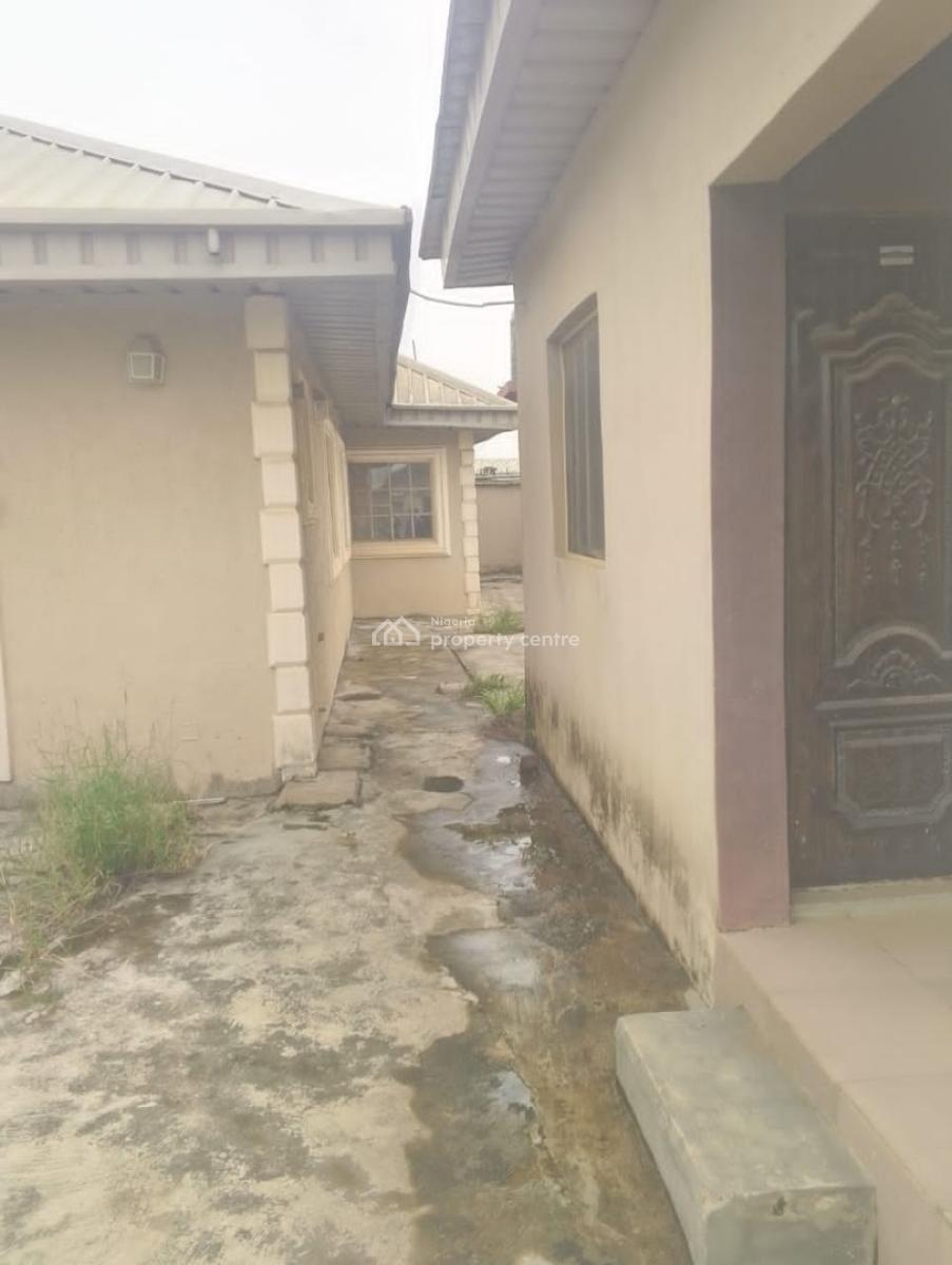3bedroom Bungalow, Sunshine Estate, Magboro, Ogun, Detached Bungalow for Sale