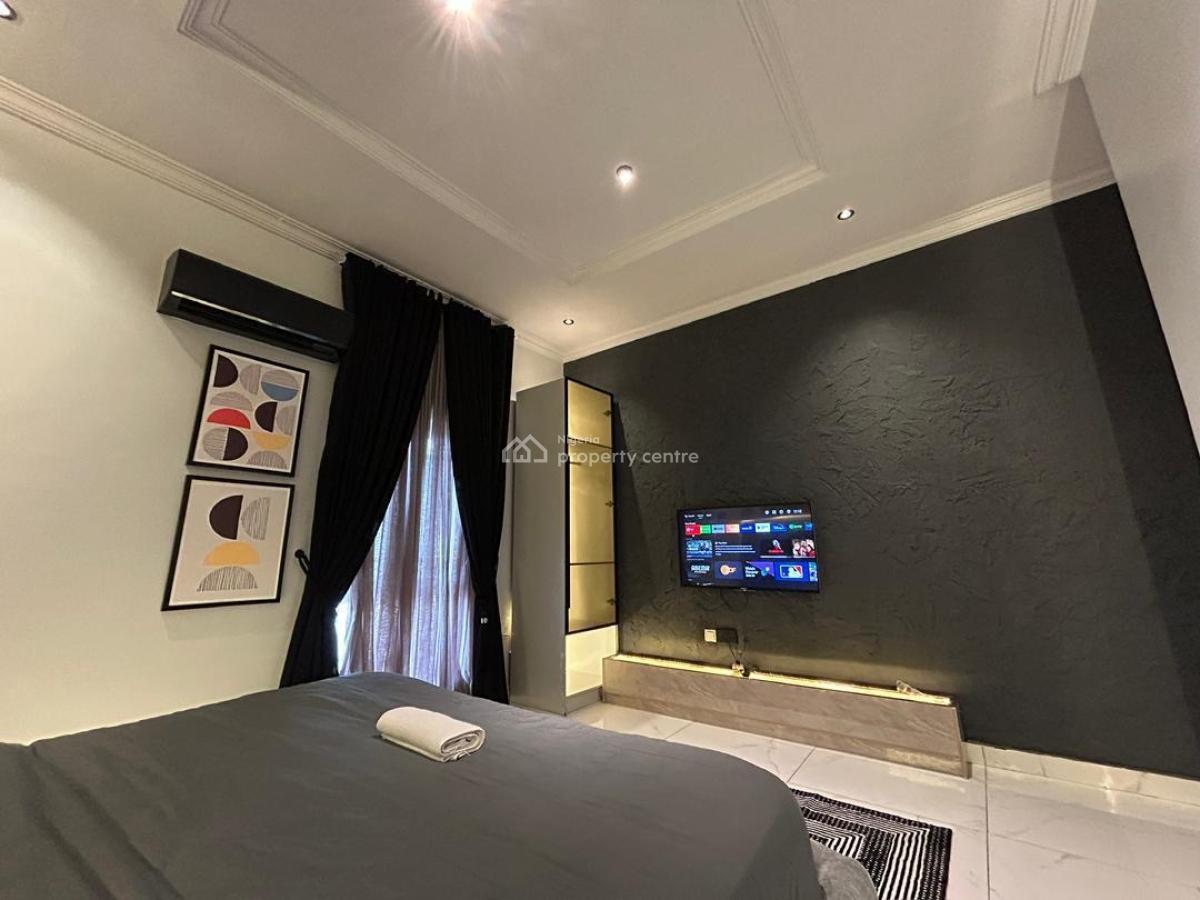 a Fully Furnished Studio Apartment with Stunning View, Off Admiralty Lekki, Lekki Phase 1, Lekki, Lagos, Self Contain (single Rooms) Short Let