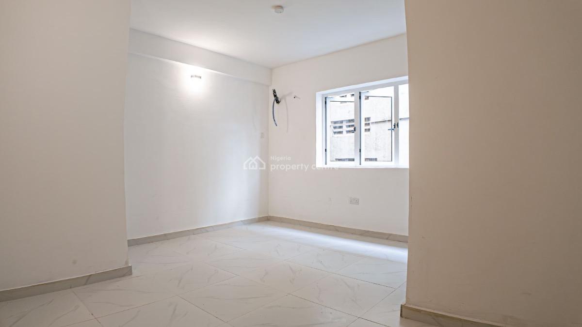 Well Maintained 3 Bedroom Apartment, Surulere, Lagos, Flat / Apartment for Sale
