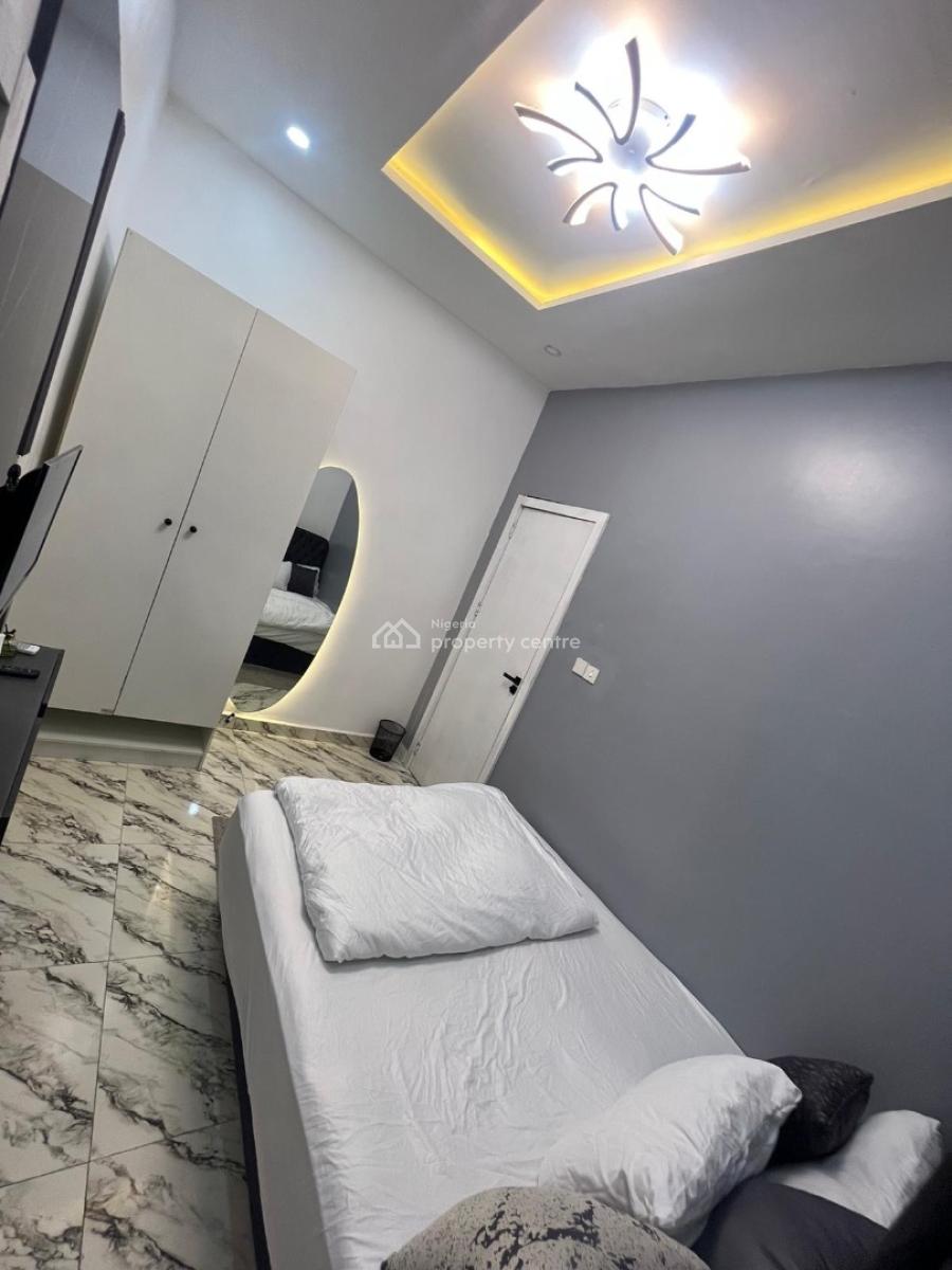 2bedroom Apartment with Ps5, Swimming Pool,air Hockey, 24/7 Security, Lekki Phase 1, Lekki, Lagos, Flat / Apartment Short Let