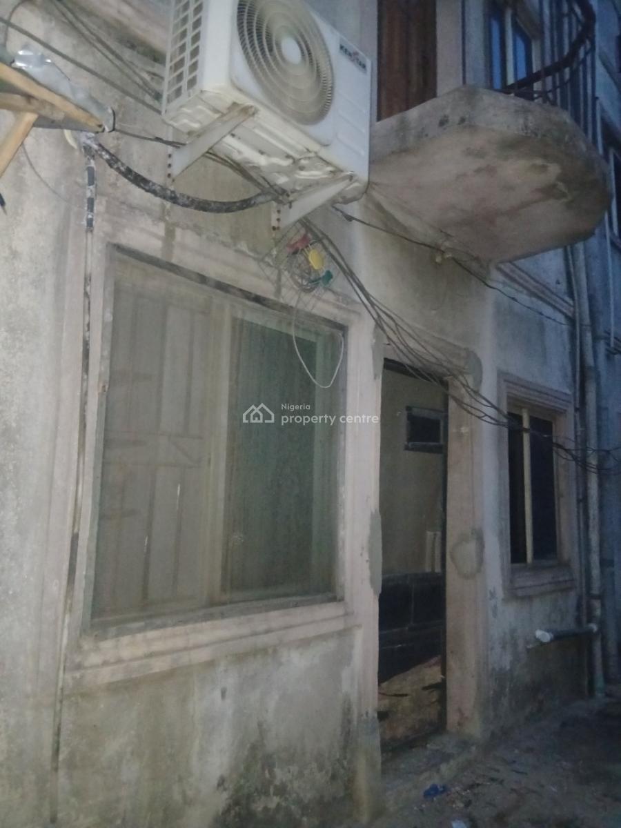 Nicely Decent Standard 2-bedroom, Yaba, Lagos, Flat / Apartment for Rent