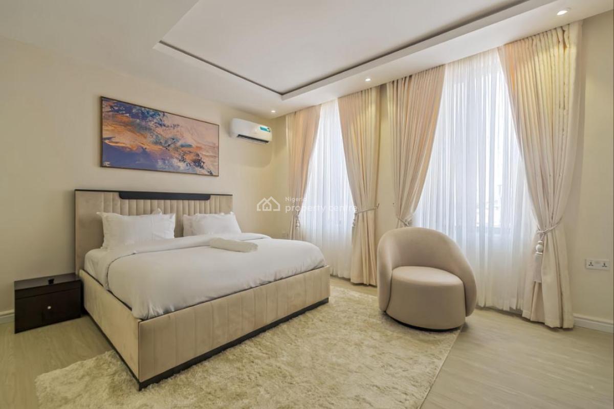 3bedroom Apartment with Ps5, Swimming Pool,air Hockey, 24/7 Security, Lekki Phase 1, Lekki, Lagos, Flat / Apartment Short Let