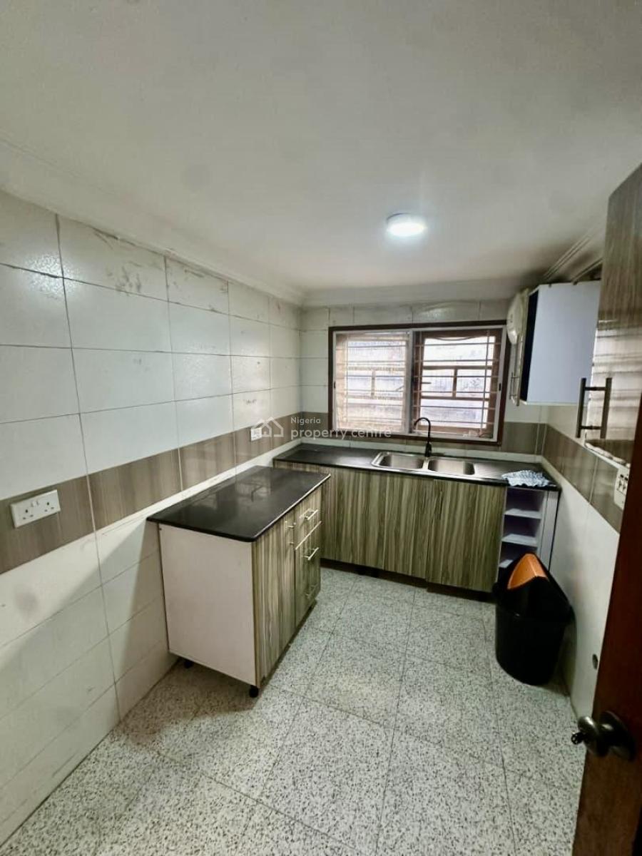 Well Maintained Self Service in a Serene Environment, Ologolo, Lekki, Lagos, Flat / Apartment for Rent