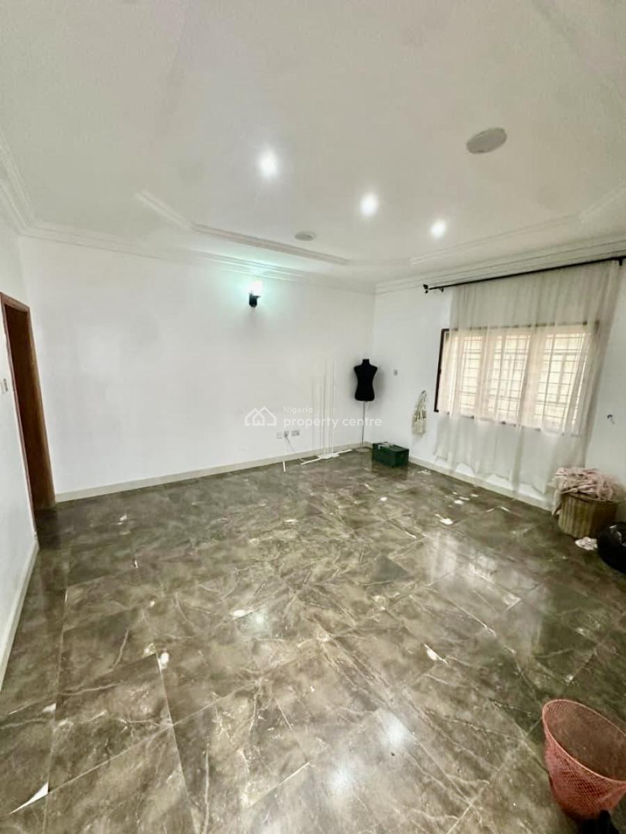 Well Maintained Self Service in a Serene Environment, Ologolo, Lekki, Lagos, Flat / Apartment for Rent