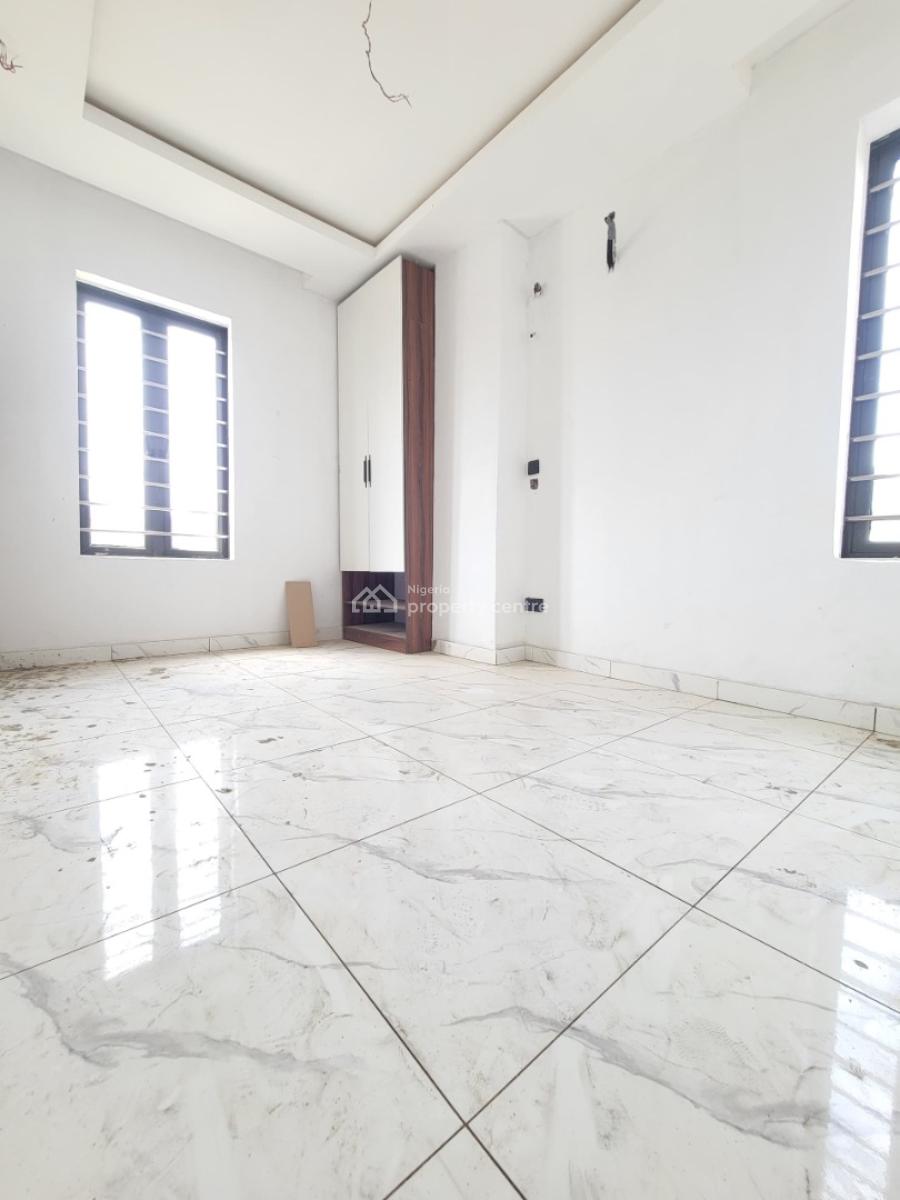 Spacious and Clean 2 Bedroom Apartment, East Estate, Agungi, Lekki, Lagos, Flat / Apartment for Sale
