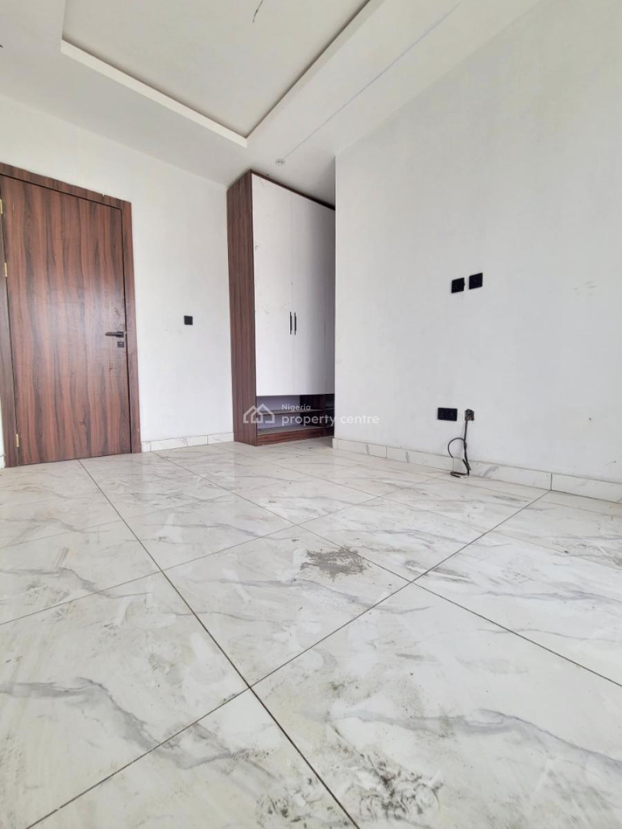 Spacious and Clean 2 Bedroom Apartment, East Estate, Agungi, Lekki, Lagos, Flat / Apartment for Sale
