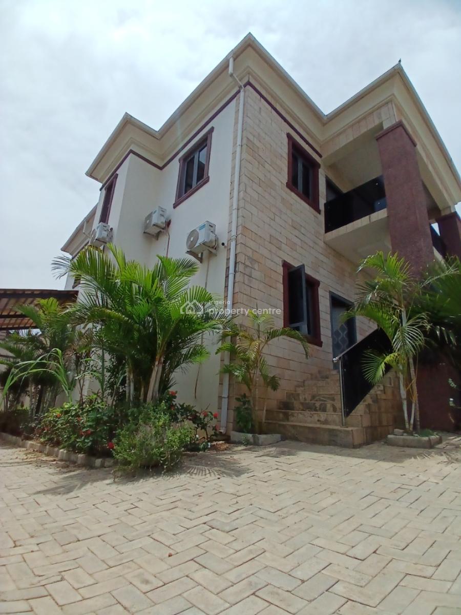 Well Renovated 5 Bedroom Fully Detached Duplex with 2room Bq, Naf Valley Estate Asokoro Abuja Diplomatic Zone, Asokoro District, Abuja, Detached Duplex for Sale