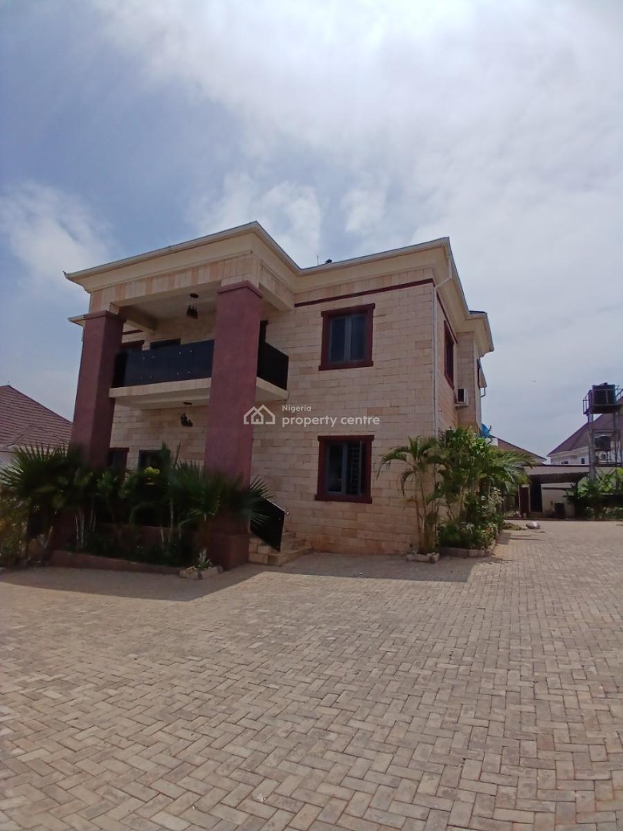 Well Renovated 5 Bedroom Fully Detached Duplex with 2room Bq, Naf Valley Estate Asokoro Abuja Diplomatic Zone, Asokoro District, Abuja, Detached Duplex for Sale