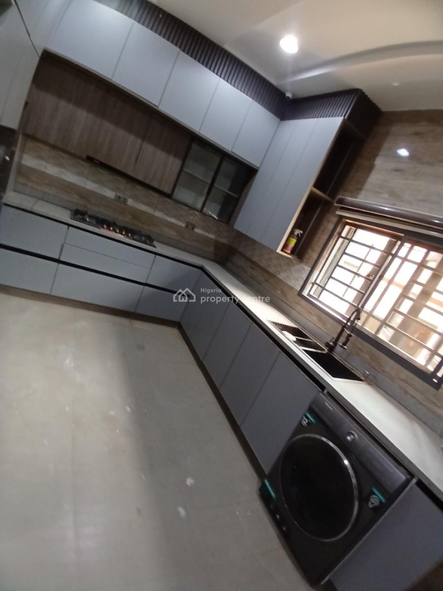 Well Renovated 5 Bedroom Fully Detached Duplex with 2room Bq, Naf Valley Estate Asokoro Abuja Diplomatic Zone, Asokoro District, Abuja, Detached Duplex for Sale