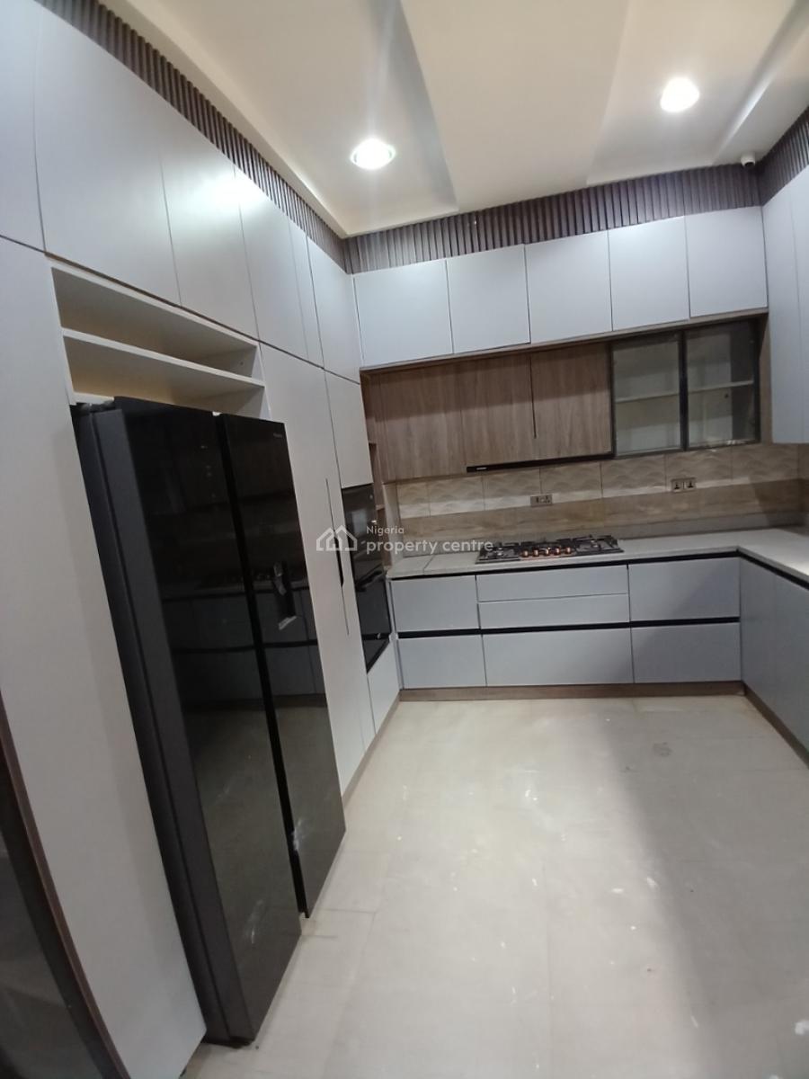 Well Renovated 5 Bedroom Fully Detached Duplex with 2room Bq, Naf Valley Estate Asokoro Abuja Diplomatic Zone, Asokoro District, Abuja, Detached Duplex for Sale