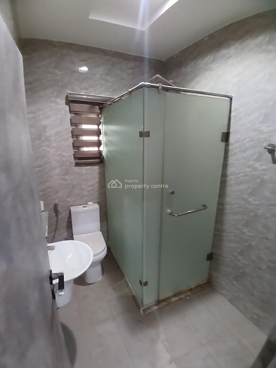 Well Renovated 5 Bedroom Fully Detached Duplex with 2room Bq, Naf Valley Estate Asokoro Abuja Diplomatic Zone, Asokoro District, Abuja, Detached Duplex for Sale