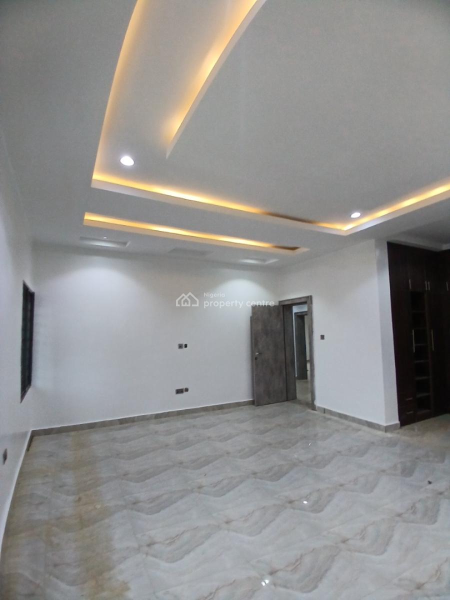 Well Renovated 5 Bedroom Fully Detached Duplex with 2room Bq, Naf Valley Estate Asokoro Abuja Diplomatic Zone, Asokoro District, Abuja, Detached Duplex for Sale