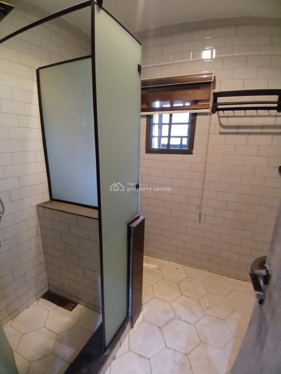 Well Renovated 5 Bedroom Fully Detached Duplex with 2room Bq, Naf Valley Estate Asokoro Abuja Diplomatic Zone, Asokoro District, Abuja, Detached Duplex for Sale