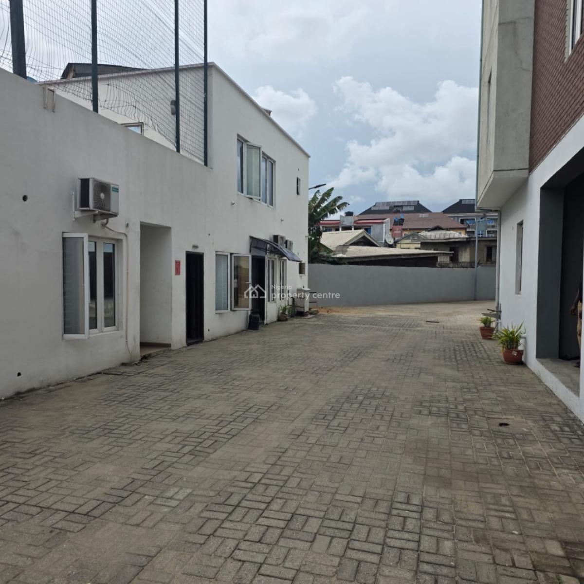 Spacious Standard Decent One Bedroom Apartment, Ebute Metta East/adekunle, Yaba, Lagos, Mini Flat (room and Parlour) for Sale