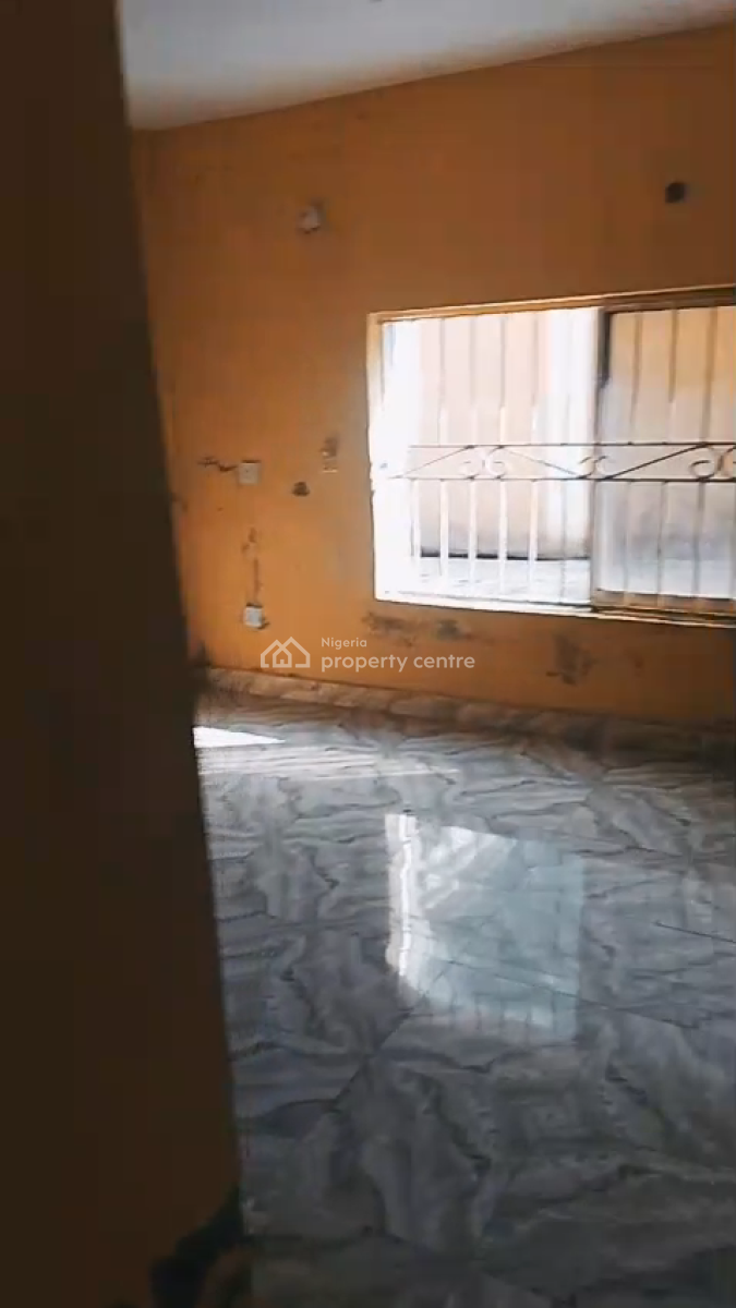 Room Flat Share at Hossanna Estate, Hossana Estate Lagos, Ago Palace, Isolo, Lagos, Self Contain (single Rooms) for Rent
