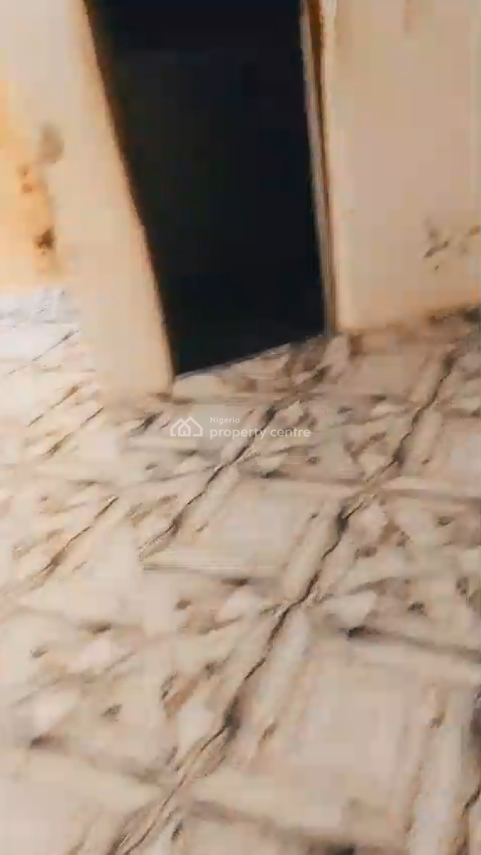 Room Flat Share at Hossanna Estate, Hossana Estate Lagos, Ago Palace, Isolo, Lagos, Self Contain (single Rooms) for Rent