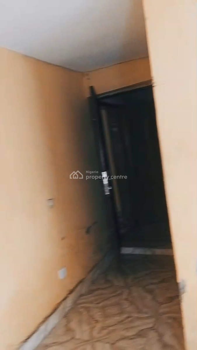 Room Flat Share at Hossanna Estate, Hossana Estate Lagos, Ago Palace, Isolo, Lagos, Self Contain (single Rooms) for Rent