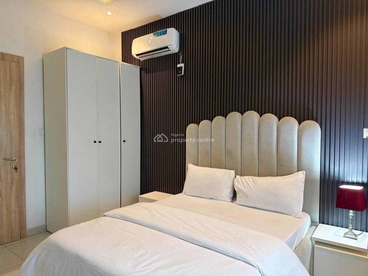 Luxury 2bed with Rooftop Pool,gym & Snooker with a Beautiful View, Lekki Phase 1, Lekki, Lagos, Flat / Apartment Short Let