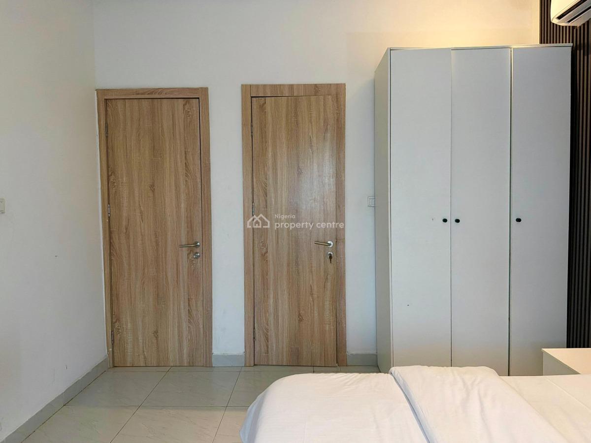 Luxury 2bed with Rooftop Pool,gym & Snooker with a Beautiful View, Lekki Phase 1, Lekki, Lagos, Flat / Apartment Short Let