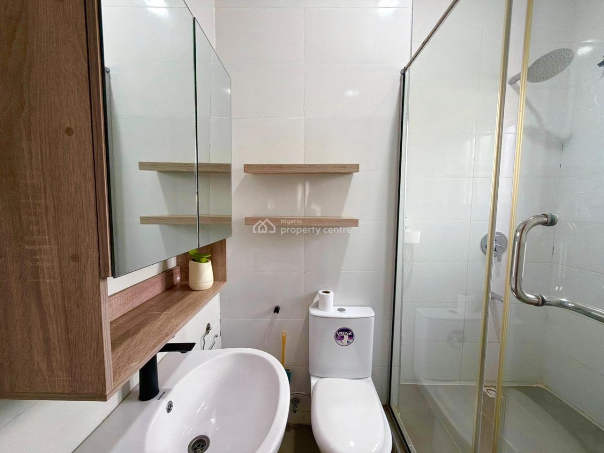Luxury 2bed with Rooftop Pool,gym & Snooker with a Beautiful View, Lekki Phase 1, Lekki, Lagos, Flat / Apartment Short Let