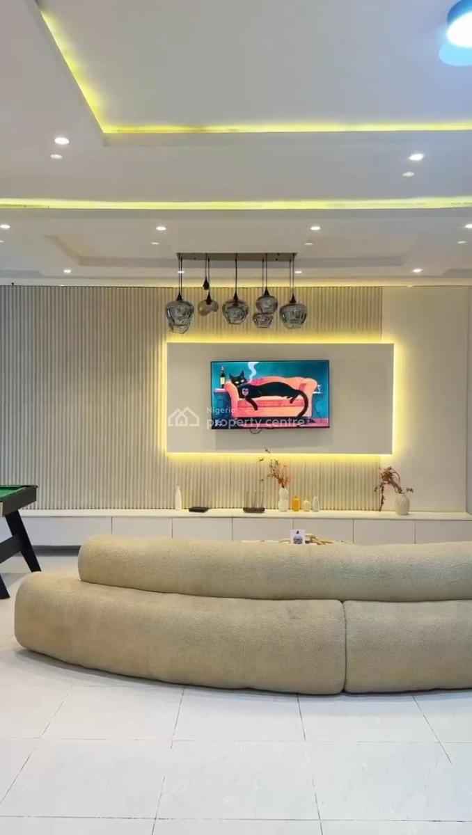 Luxury 2bed with Rooftop Pool,gym & Snooker with a Beautiful View, Lekki Phase 1, Lekki, Lagos, Flat / Apartment Short Let