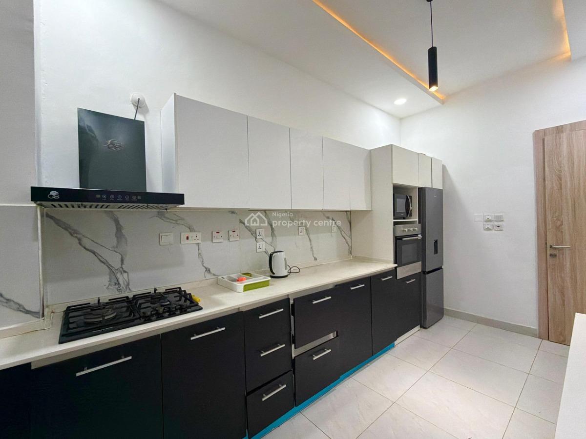 Luxury 2bed with Rooftop Pool,gym & Snooker with a Beautiful View, Lekki Phase 1, Lekki, Lagos, Flat / Apartment Short Let