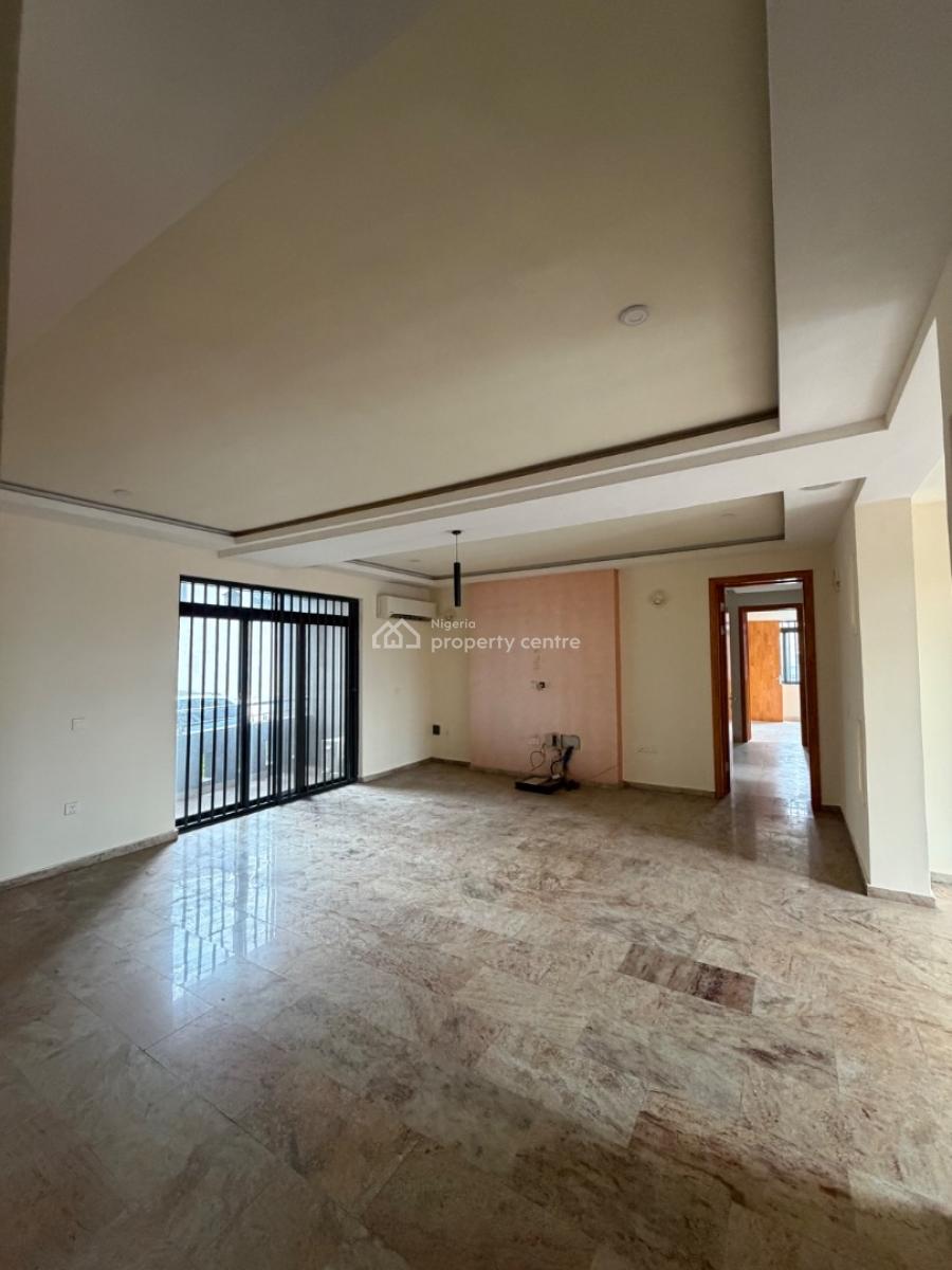 3bedrooms Flat with Bq Pool and Gym, Lekki Phase1, Lekki Phase 1, Lekki, Lagos, Flat / Apartment for Rent