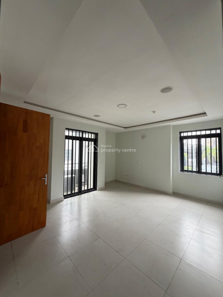 3bedrooms Flat with Bq Pool and Gym, Lekki Phase1, Lekki Phase 1, Lekki, Lagos, Flat / Apartment for Rent