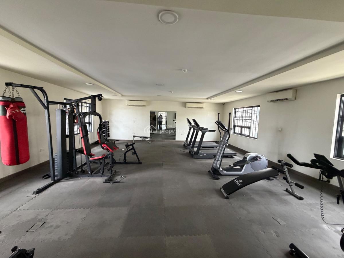 3bedrooms Flat with Bq Pool and Gym, Lekki Phase1, Lekki Phase 1, Lekki, Lagos, Flat / Apartment for Rent