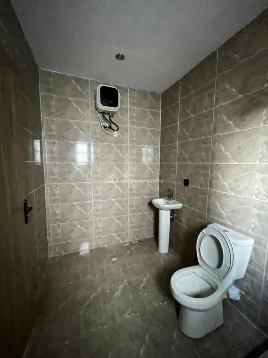 Luxury Newly 3 Bedroom Penthouse with Bq + Swimming Pool + Gym, Lekki Road, Lekki Phase 1, Lekki, Lagos, Flat / Apartment for Rent