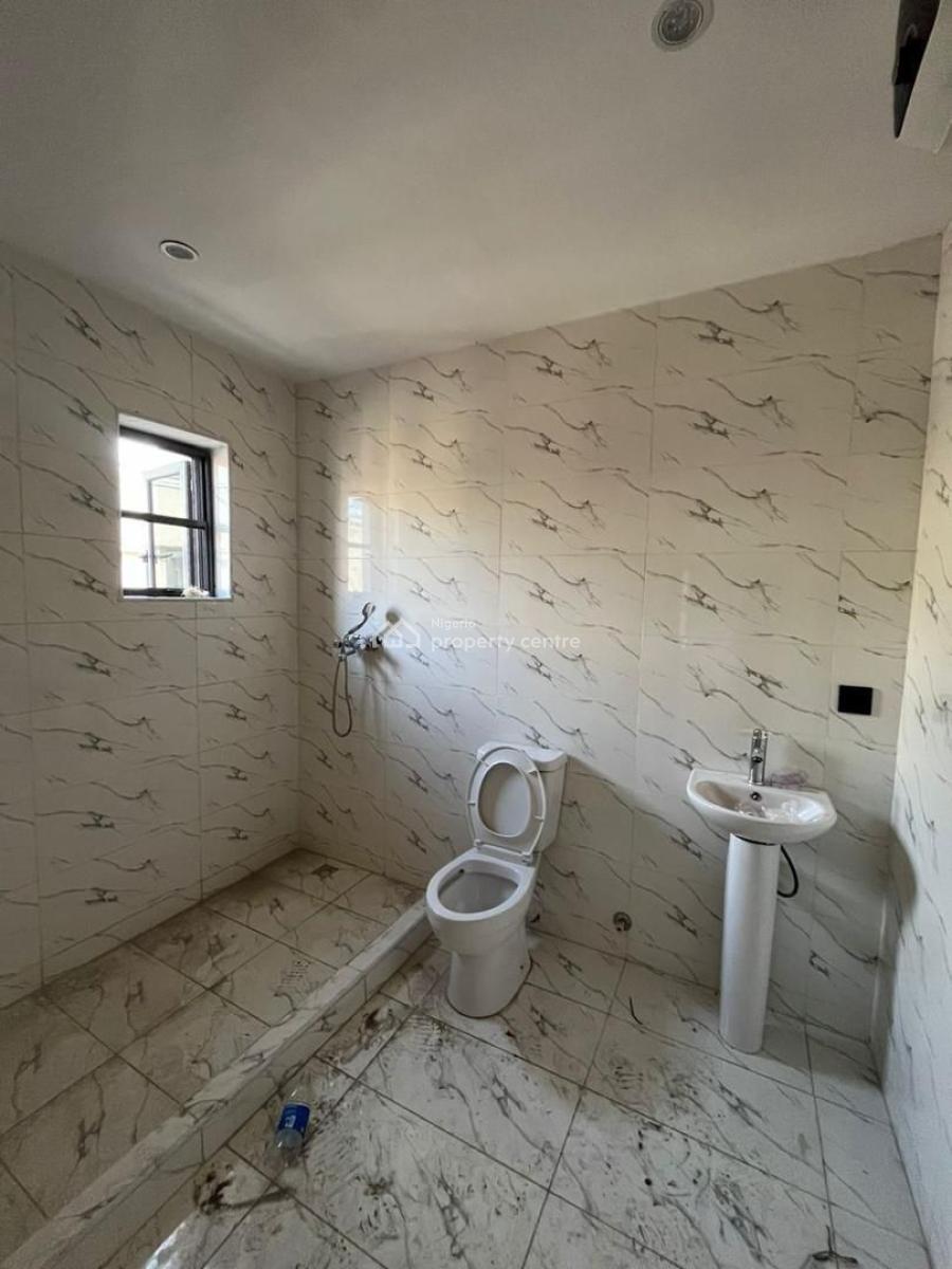Luxury Newly 3 Bedroom Penthouse with Bq + Swimming Pool + Gym, Lekki Road, Lekki Phase 1, Lekki, Lagos, Flat / Apartment for Rent
