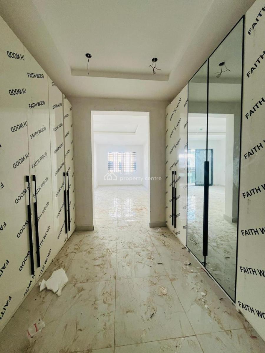 Unique 4 Bedroom Penthouse with Bq, Basketball Court, Elevator, Pool, Ikeja Gra, Ikeja, Lagos, Flat / Apartment for Sale