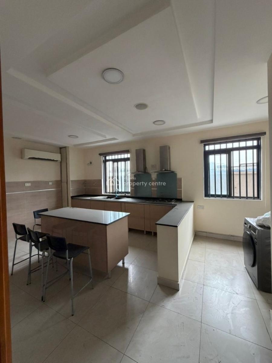 Spacious 3bed Apartment, Off Admiralty Way, Lekki Phase 1, Lekki Phase 1, Lekki, Lagos, House for Rent