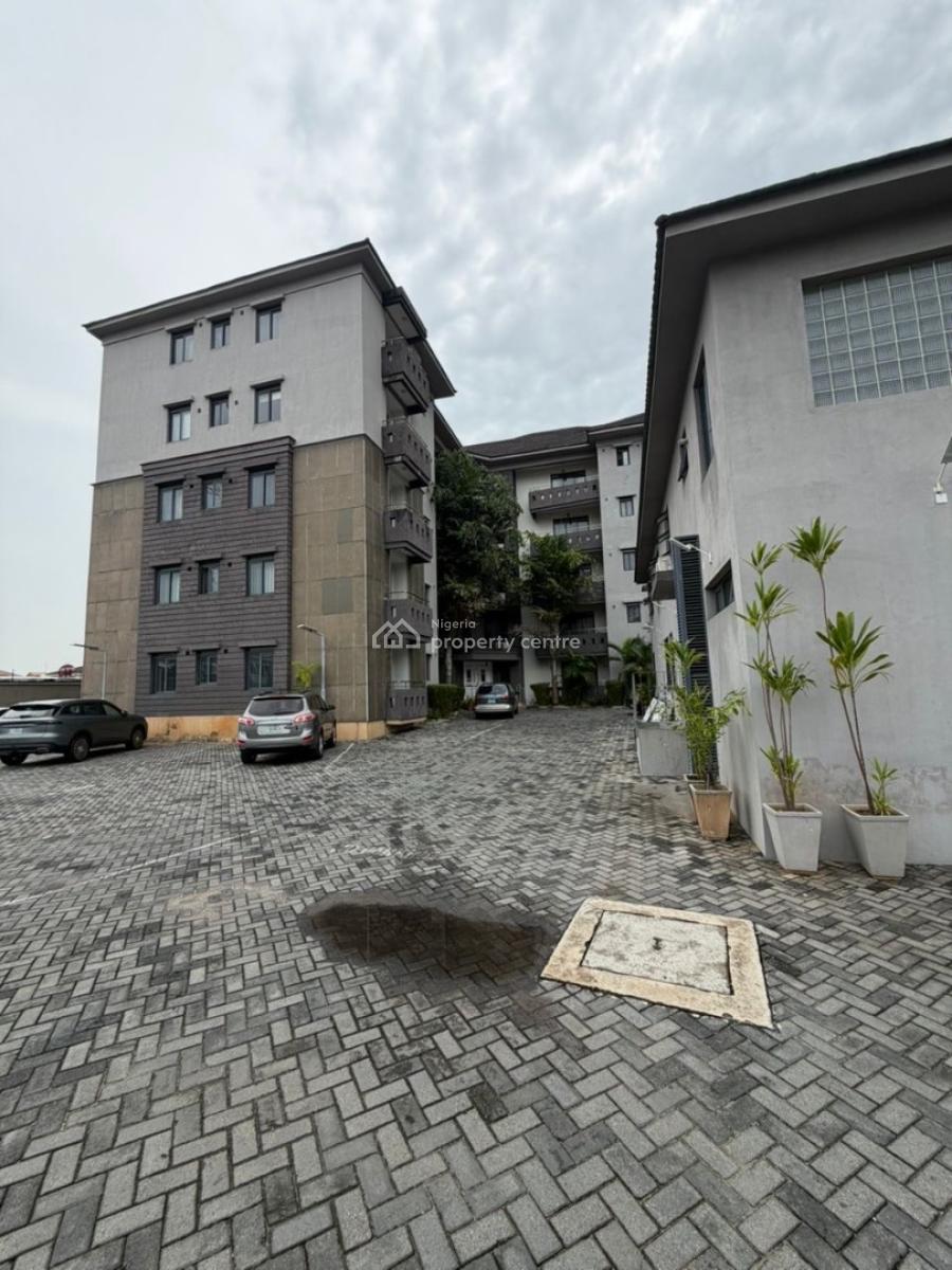 Spacious 3bed Apartment, Off Admiralty Way, Lekki Phase 1, Lekki Phase 1, Lekki, Lagos, House for Rent