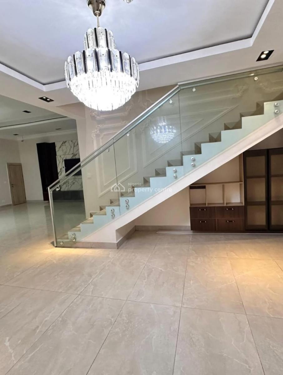 Serviced with with 24/7 Power Supply 4 Bedroom En-suite Maisonette Pen, Lekki Phase 1, Lekki, Lagos, House for Rent