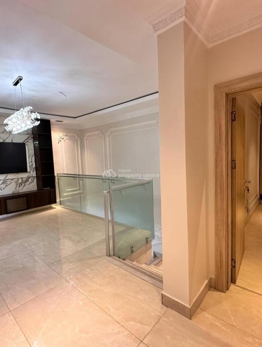 Serviced with with 24/7 Power Supply 4 Bedroom En-suite Maisonette Pen, Lekki Phase 1, Lekki, Lagos, House for Rent
