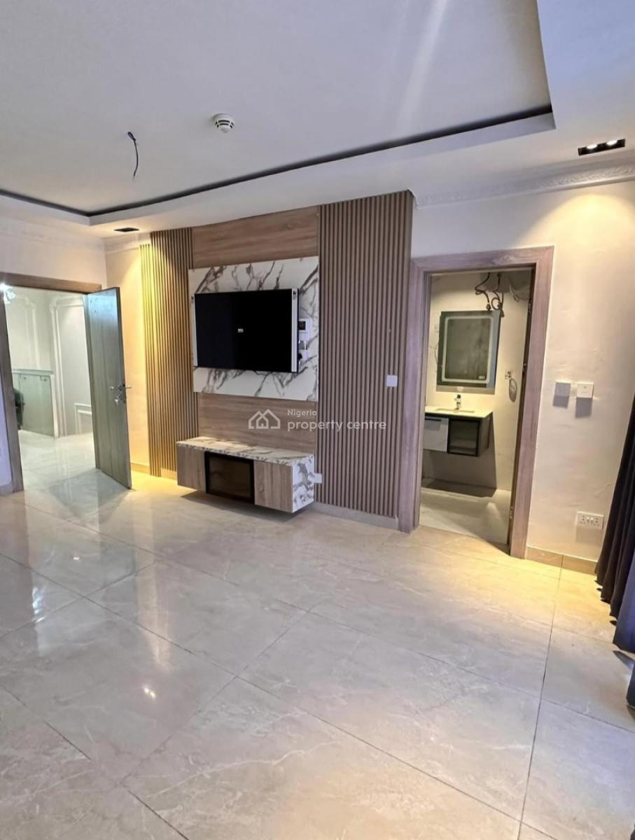 Serviced with with 24/7 Power Supply 4 Bedroom En-suite Maisonette Pen, Lekki Phase 1, Lekki, Lagos, House for Rent