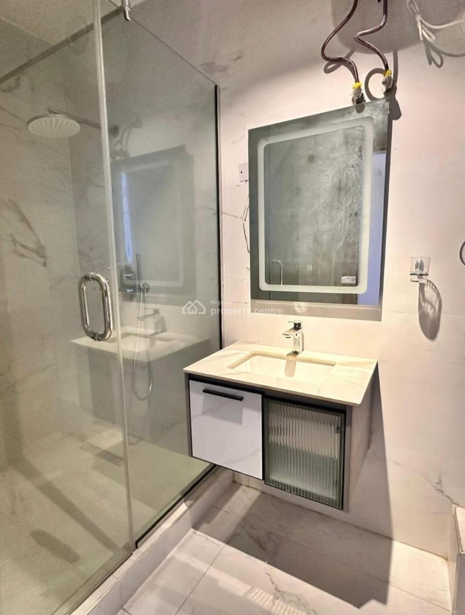 Serviced with with 24/7 Power Supply 4 Bedroom En-suite Maisonette Pen, Lekki Phase 1, Lekki, Lagos, House for Rent