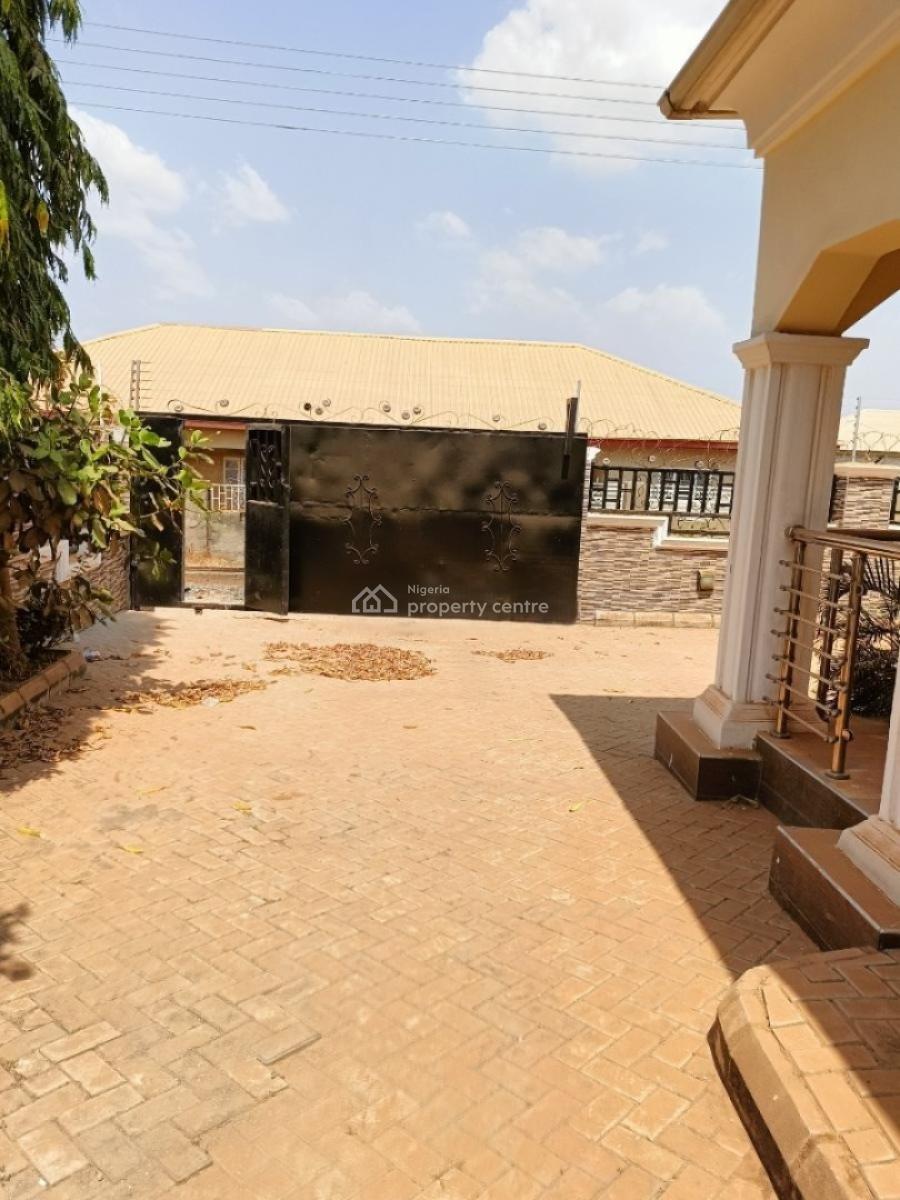 Luxury 3bedroom Bungalow with Excellent Facilities in Lugbe -abuja, Lugbe District. Abuja - Nigeria., Lugbe District, Abuja, Detached Bungalow for Sale