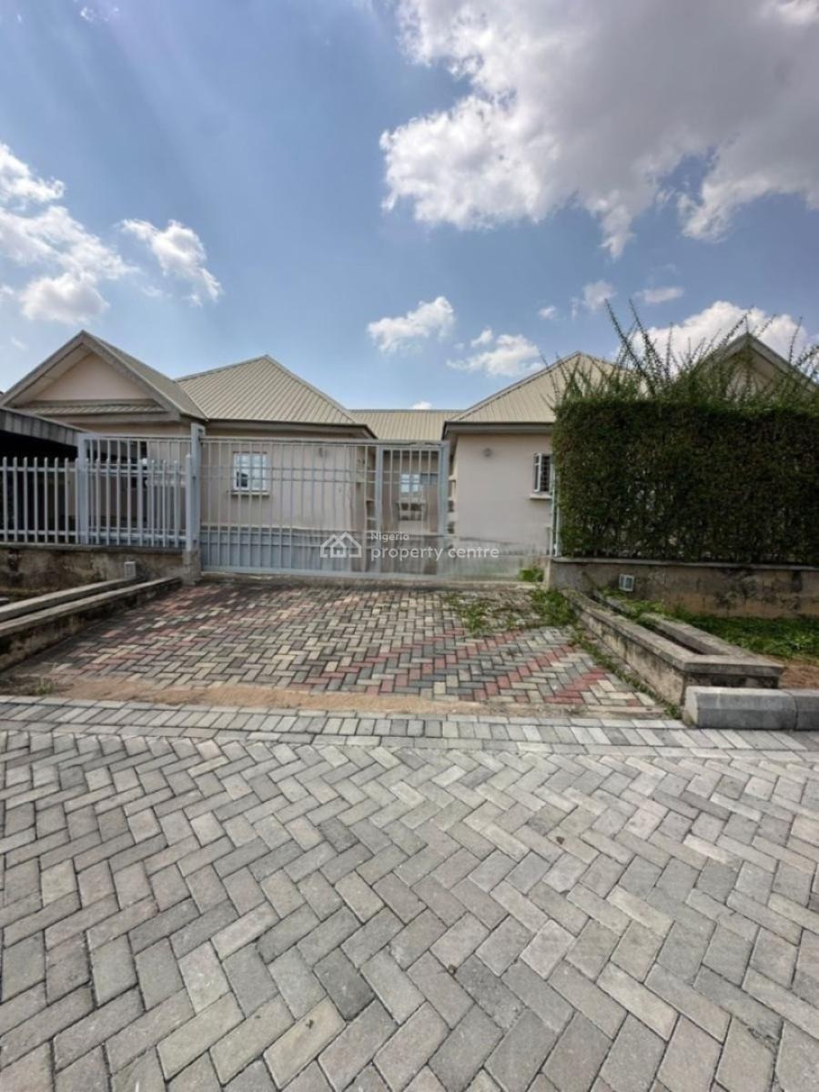 Luxury 4bedroom Bungalow with Excellent Facilities in Lugbe -abuja., Lugbe District. Abuja - Nigeria., Lugbe District, Abuja, Detached Bungalow for Sale