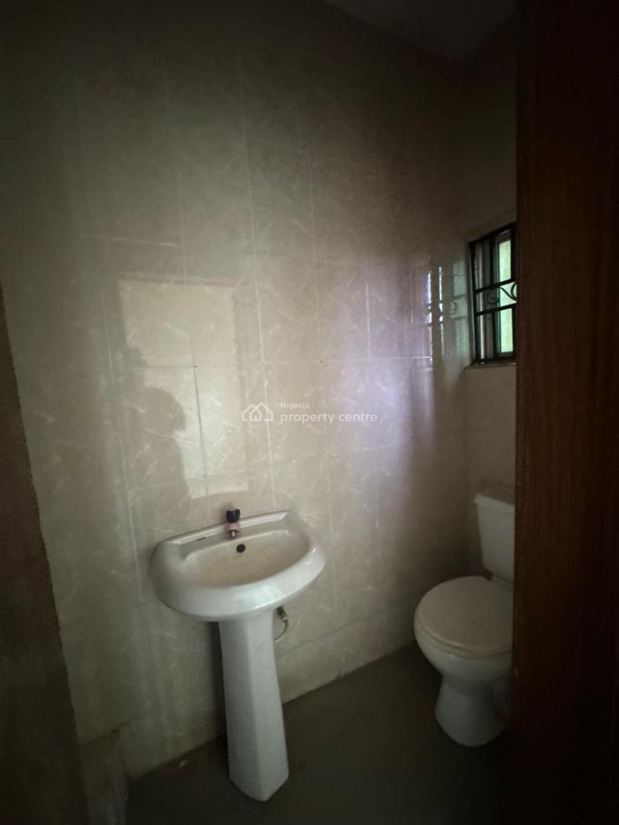 Lovely 3bedroom Flat at Magodo Gra Phase 1, Magodo Gra Phase 1, Gra Phase 1, Magodo, Lagos, Flat / Apartment for Rent