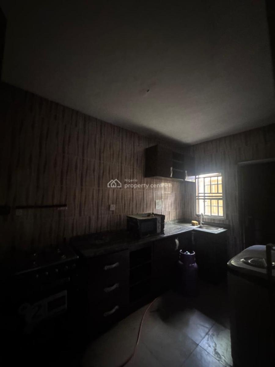 Lovely 3bedroom Flat at Magodo Gra Phase 1, Magodo Gra Phase 1, Gra Phase 1, Magodo, Lagos, Flat / Apartment for Rent