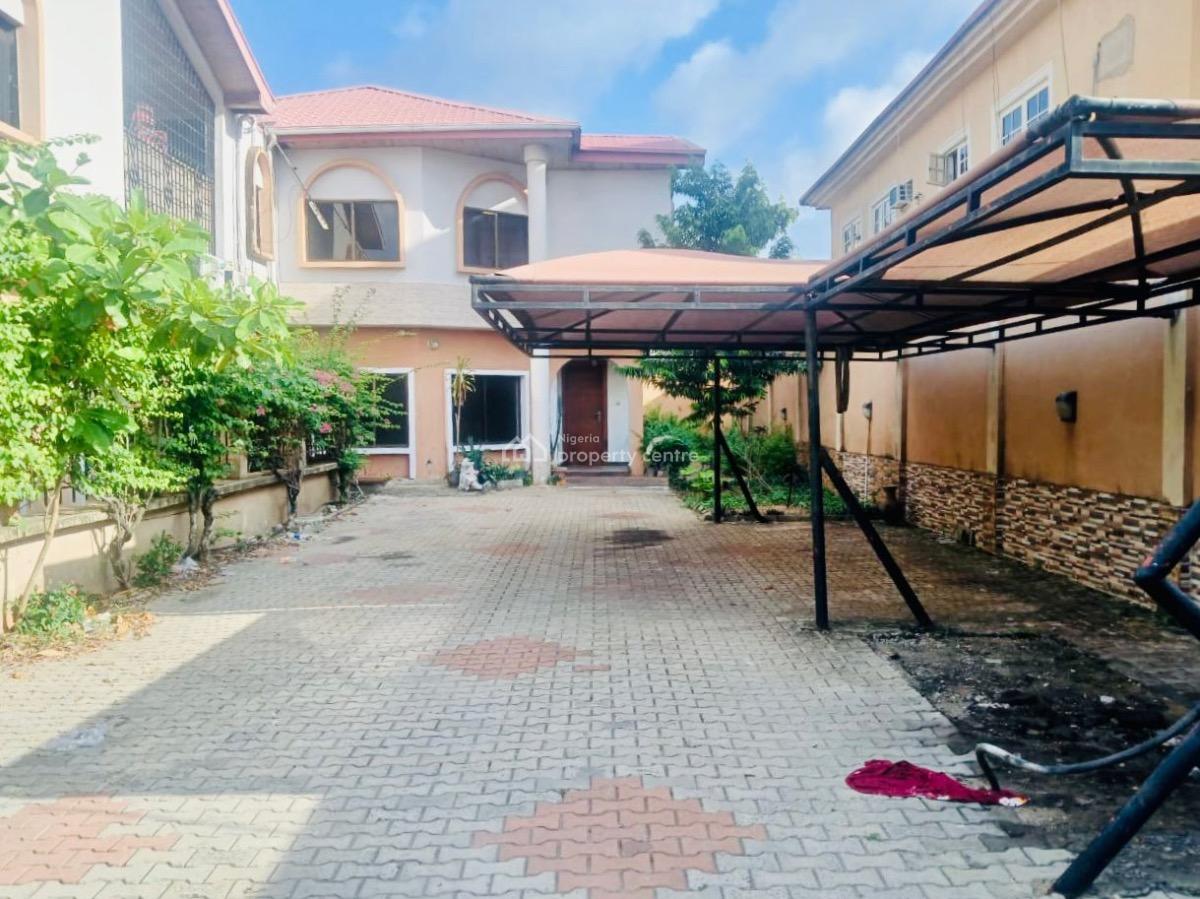Well Maintained 4bedroom Semi Detached House with Bq, Off Admiralty Way Lekki Phase1 Lagos, Lekki, Lagos, Semi-detached Duplex for Rent