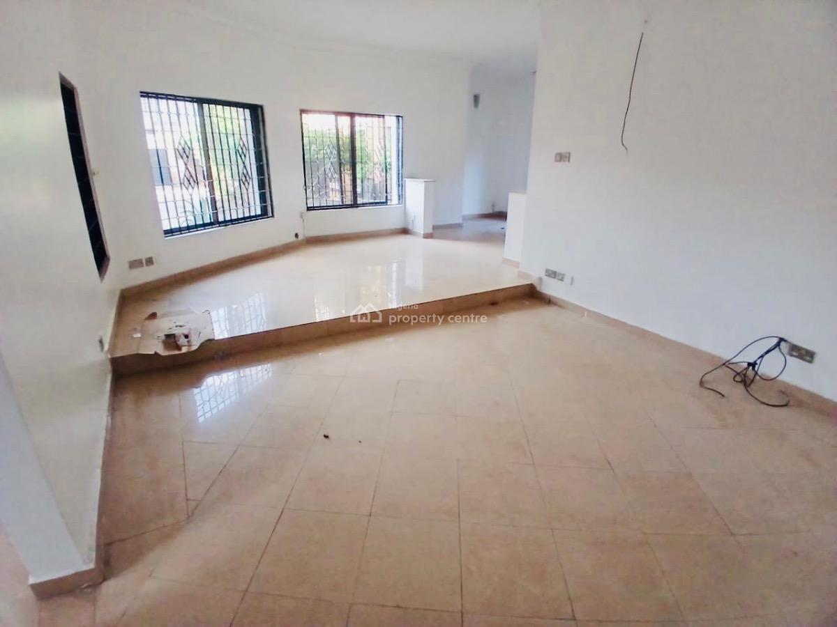 Well Maintained 4bedroom Semi Detached House with Bq, Off Admiralty Way Lekki Phase1 Lagos, Lekki, Lagos, Semi-detached Duplex for Rent