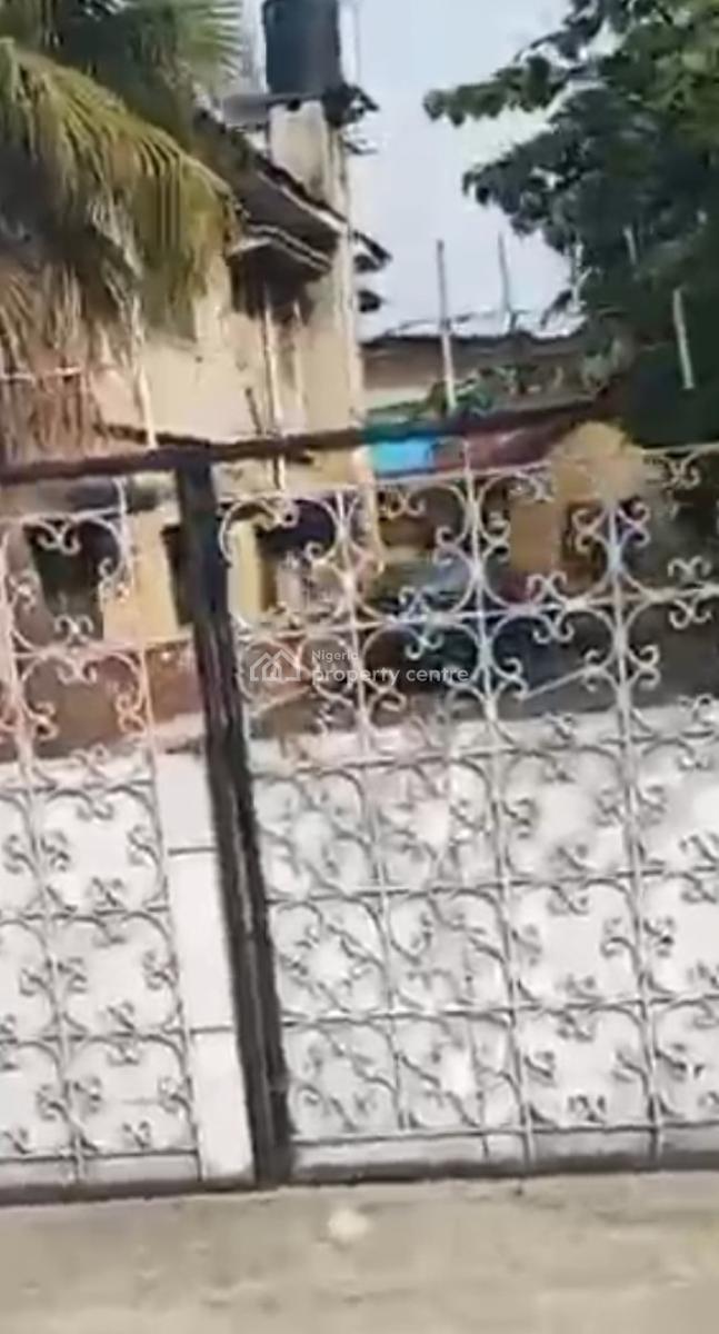 Have a 4 Bedroom Apartment Available, Ebute Metta West, Yaba, Lagos, Flat / Apartment for Rent