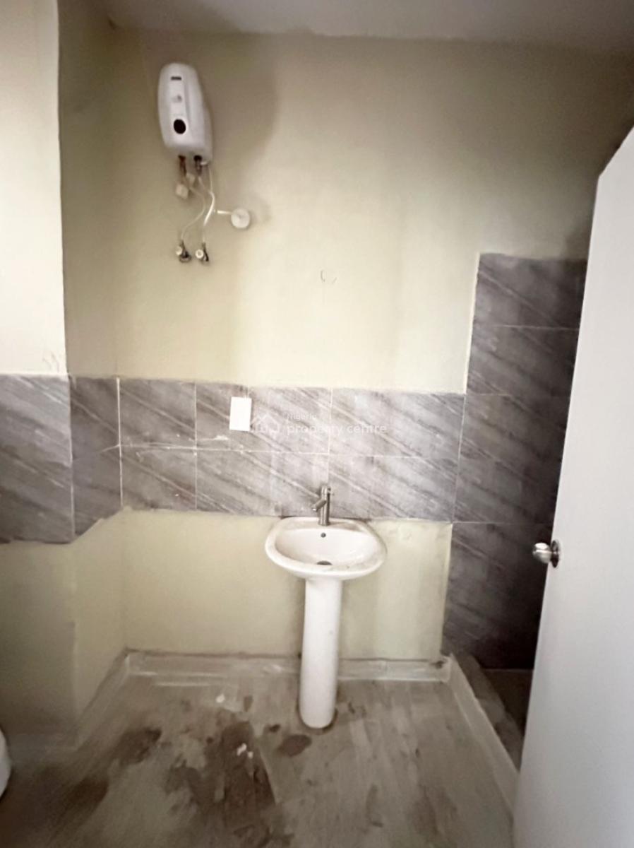 3 Bedroom Apartment, Surulere, Lagos, Block of Flats for Sale