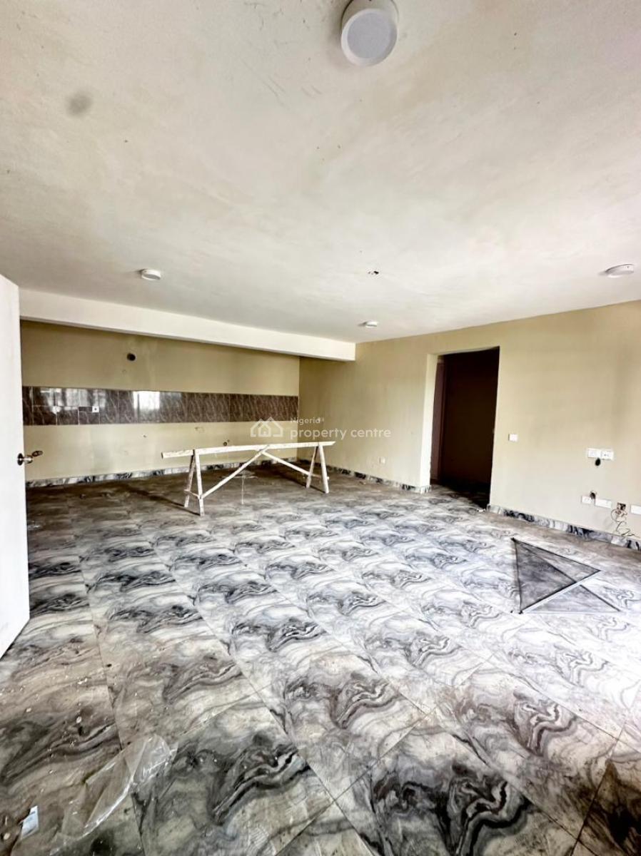2 Bedroom Apartment, Surulere, Lagos, Block of Flats for Sale