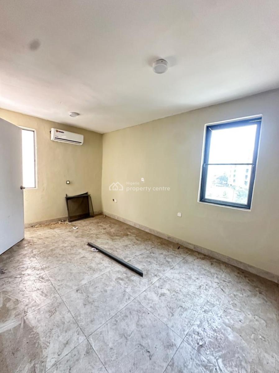 2 Bedroom Apartment, Surulere, Lagos, Block of Flats for Sale