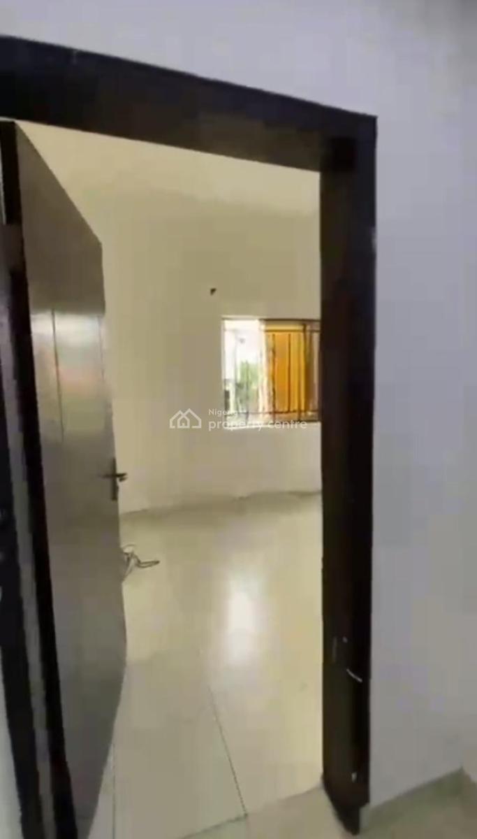 Luxury 2 Bedroom Ensuite Upstairs and Clean with Excellent Facility, Westwood, Badore, Ajah, Lagos, Flat / Apartment for Rent